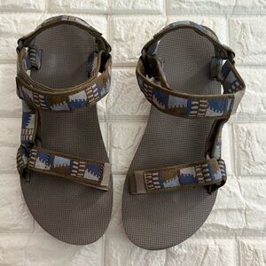 men’s Teva original, universal sandals, Green blue tribal pattern size 9